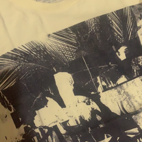 American Eagle T-Shirt - Picture 2 of 3